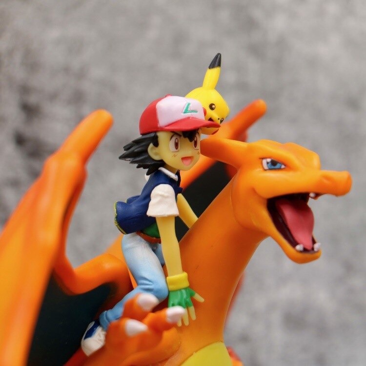 Estátua Ash Pikachu e Charizard Pokémon Pocket Monsters 16 cm - MKP -  Toyshow Tudo de Marvel DC Netflix Geek Funko Pop Colecionáveis